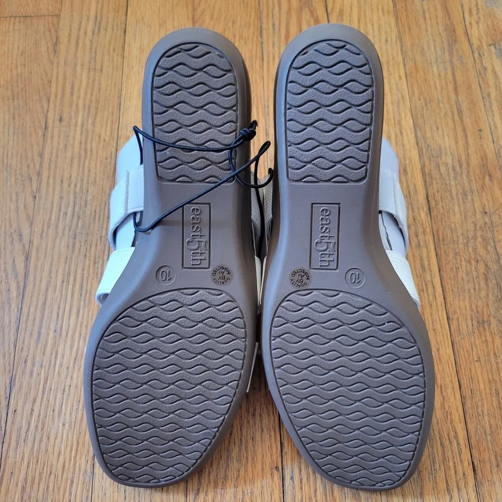 East 5th 10 Wedge Sandals White Textured Multi Strap Evergreen Summer Beach